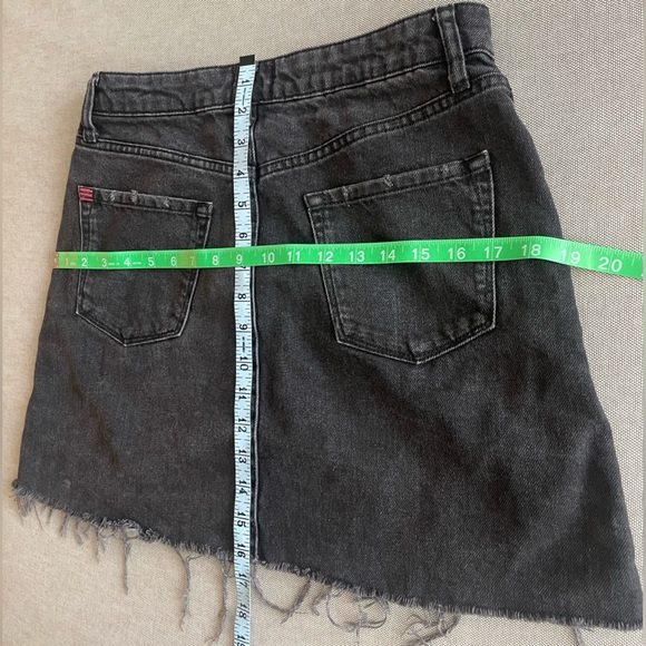 BDG black denim skirt Size Medium - Picture 3 of 5